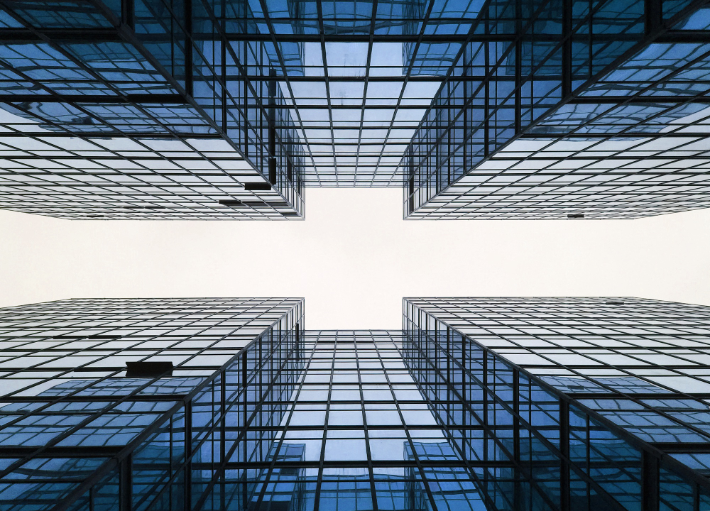 Navigating the Challenges of Big Data in Large Enterprises